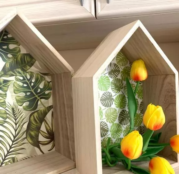 центр. вул. с. крушельницької. 2 кімнати