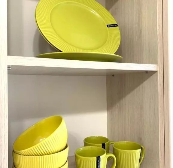 центр. вул. с. крушельницької. 2 кімнати