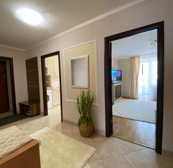 центр. вул. с. крушельницької. 2 кімнати