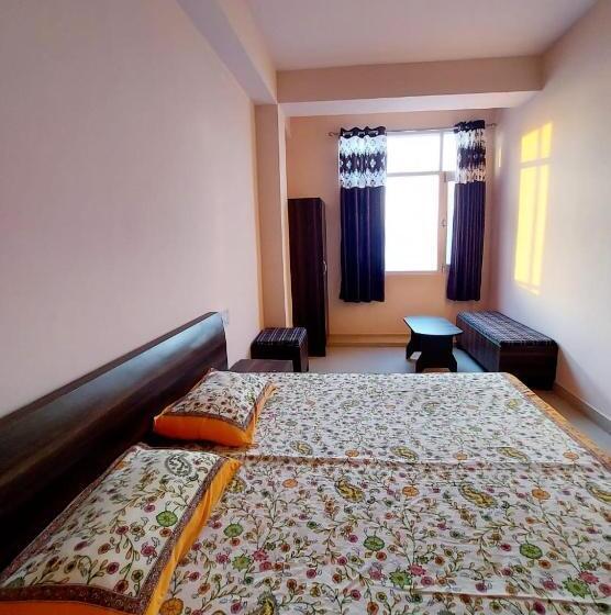 Hotel Gautam Sadan Ii