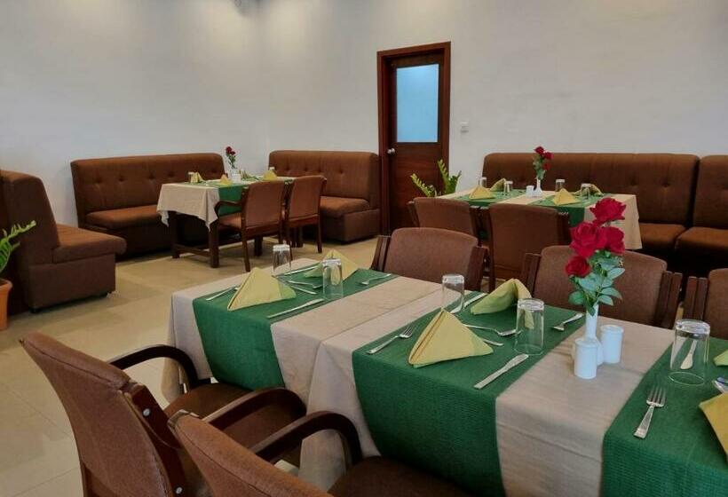 Hotel Kumarakom Park Resort