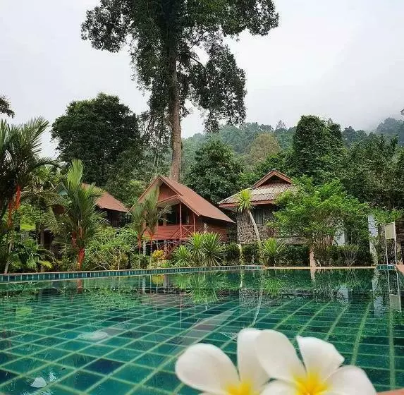 Malulee Khaosok Resort