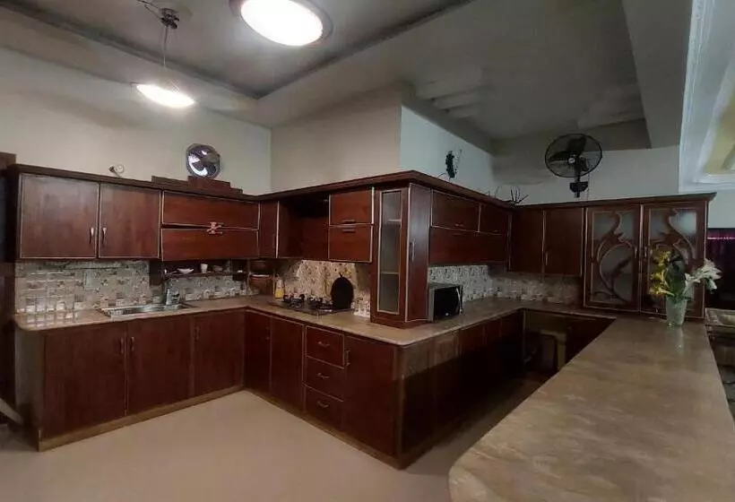 پانسیون Karachi Inn Guest House