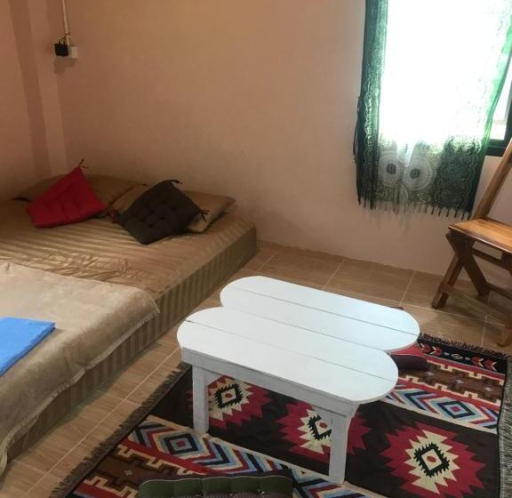 پانسیون Hippy Hut Koh Chang