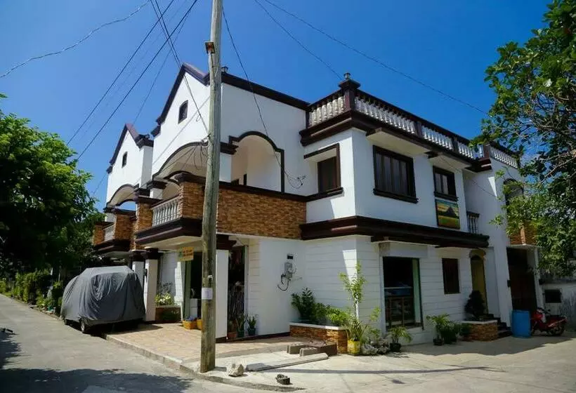 ベッドアンドブレックファースト Florabells Iraya Guest House   Batanes