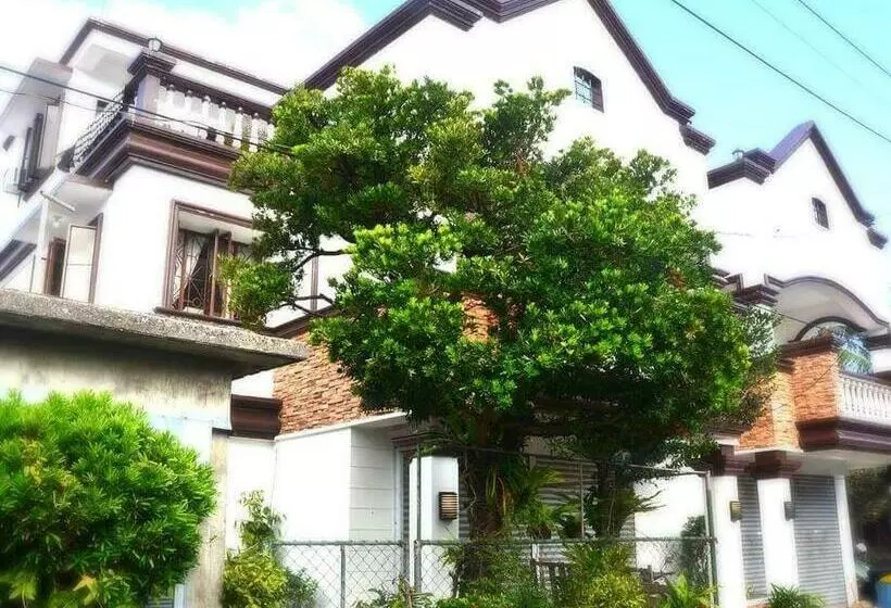 ベッドアンドブレックファースト Florabells Iraya Guest House   Batanes