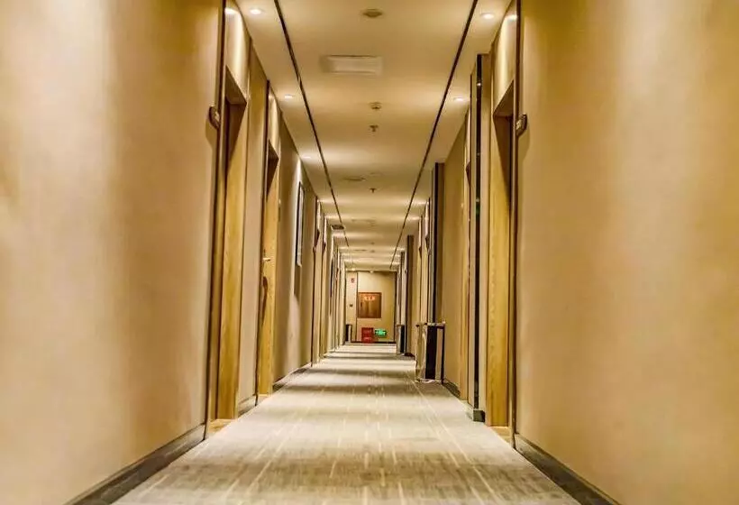 Hotelli 7days Premium Chengdu Giant Panda Base Sanhechang Subway Station Branch