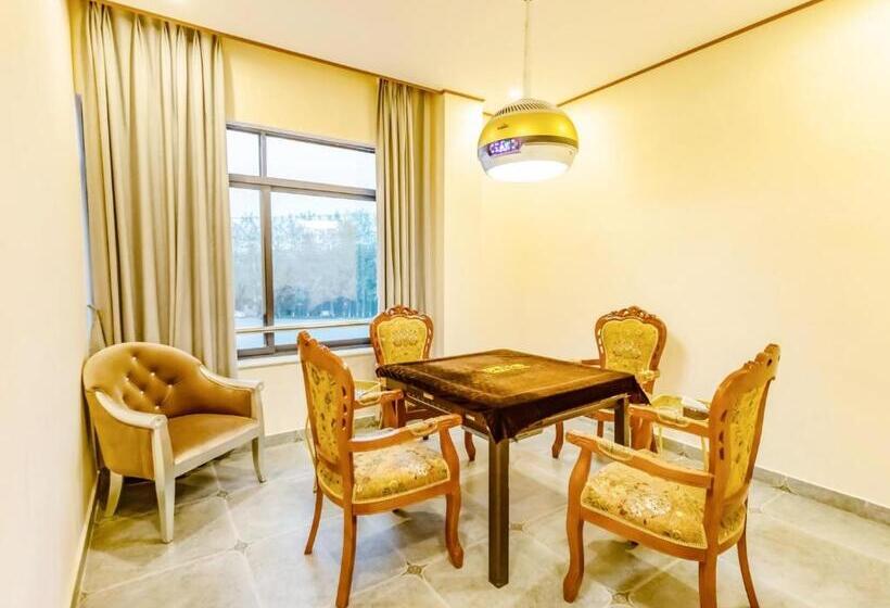 Hotel 7days Premium Chengdu Giant Panda Base Sanhechang Subway Station Branch