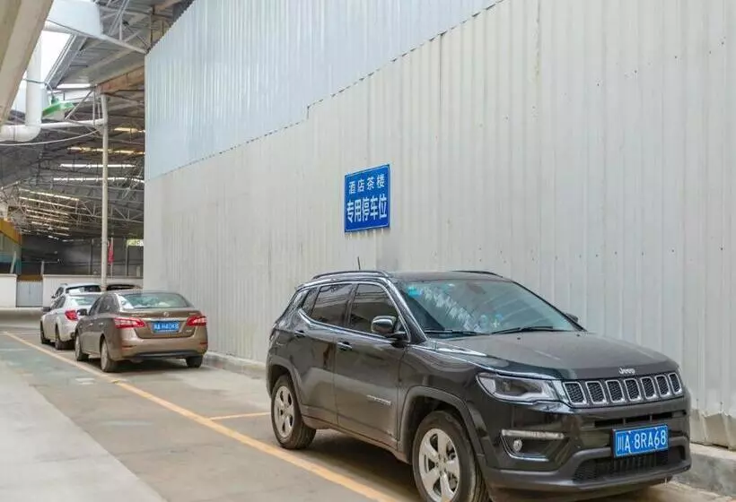 Hotelli 7days Premium Chengdu Giant Panda Base Sanhechang Subway Station Branch