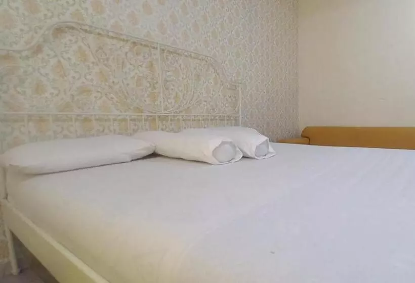 Fortuna Hotel Redpartner Near Exit Tol Paiton