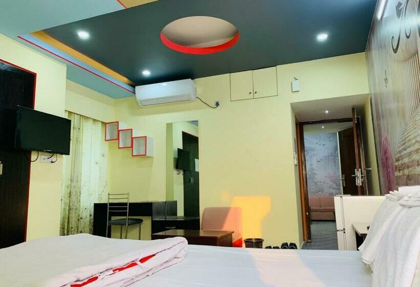 هتل Pushpo Bilash