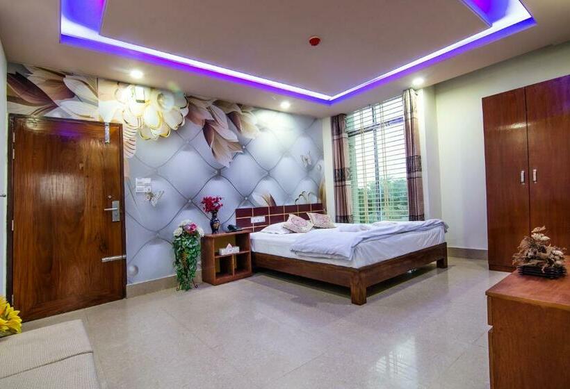 هتل Pushpo Bilash