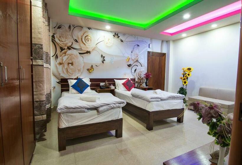 هتل Pushpo Bilash