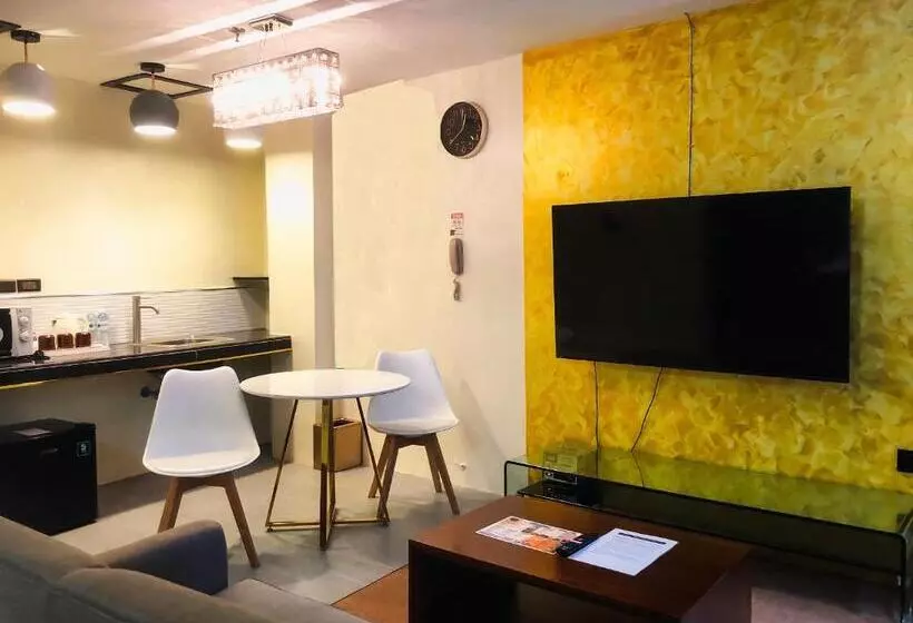 هتل Sempre Premier Inn   Mactan Airport