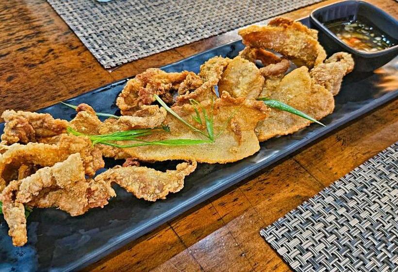 בית מלון כפרי Sempre Premier Inn   Mactan Airport