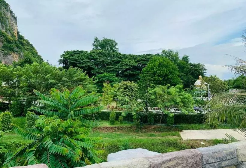 Khengpa Cafe & Resort