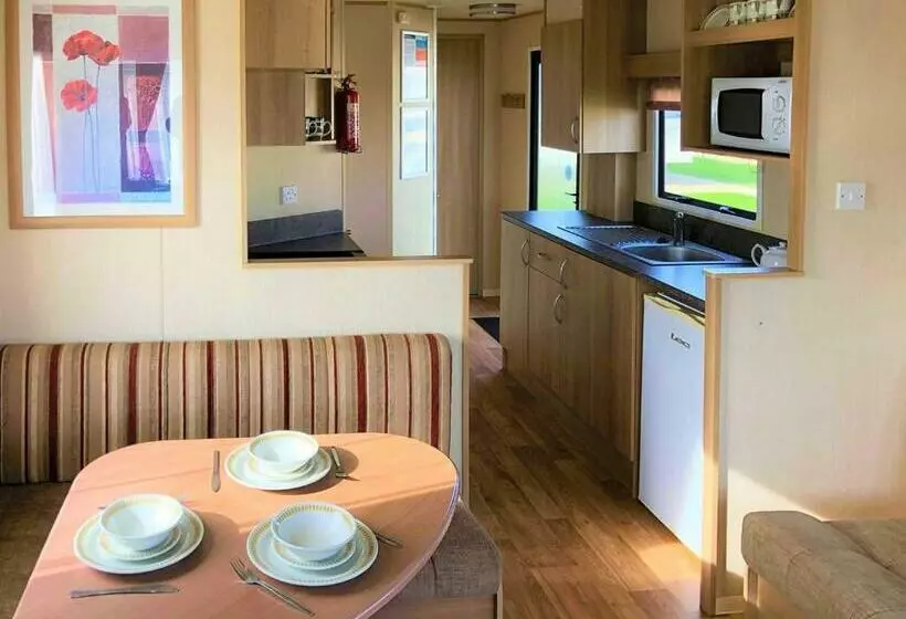 Lomakeskus Golden Anchor Caravan Park