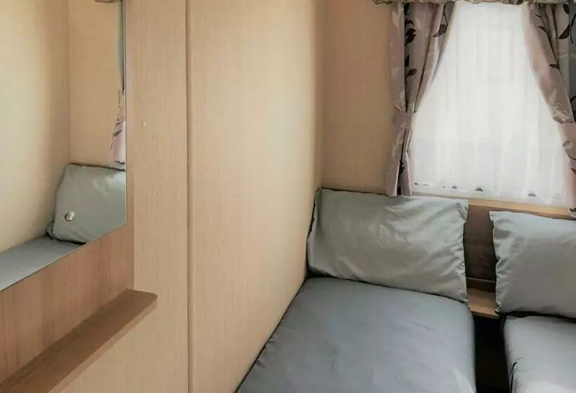 Lomakeskus Golden Anchor Caravan Park