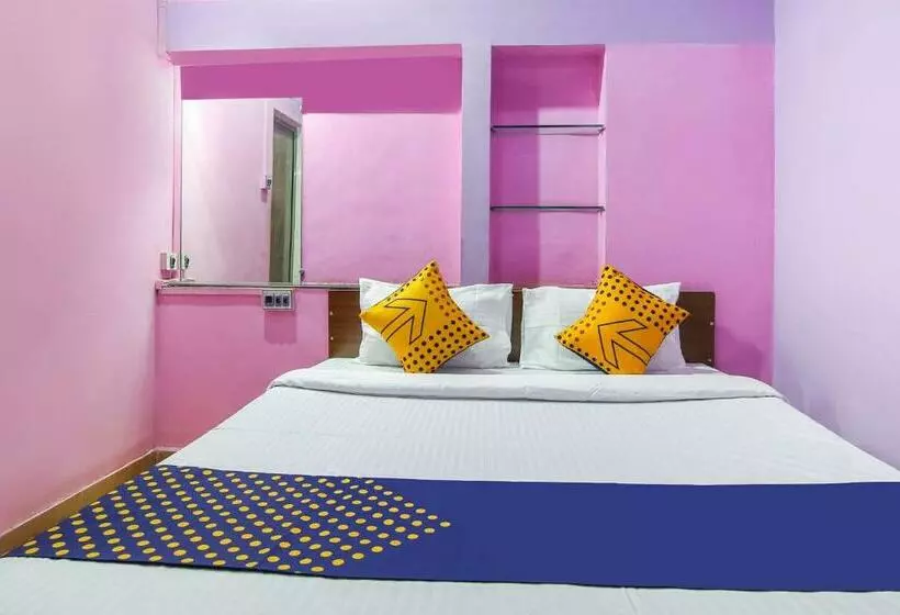 Spot On 67841 Hotel Rajeshwar