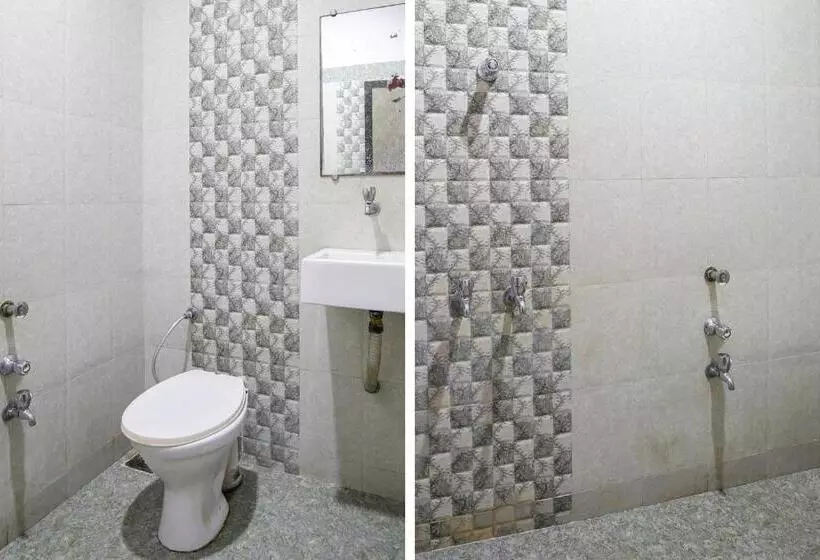 Spot On 67841 Hotel Rajeshwar