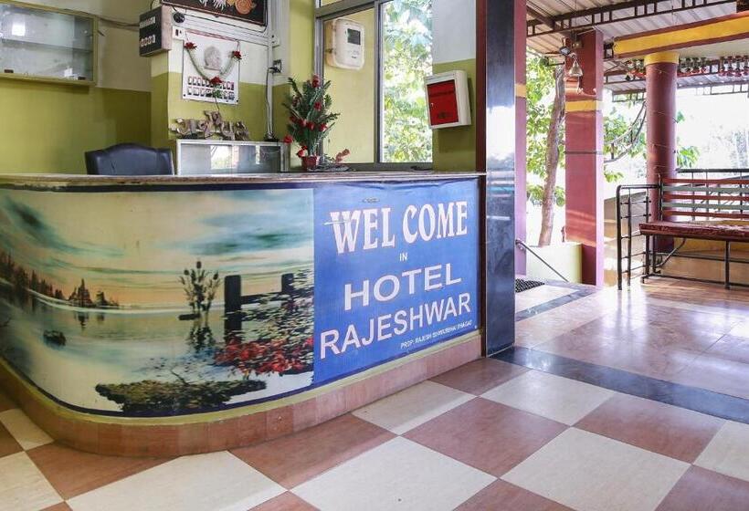 Spot On 67841 Hotel Rajeshwar