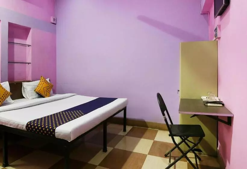 Spot On 67841 Hotel Rajeshwar