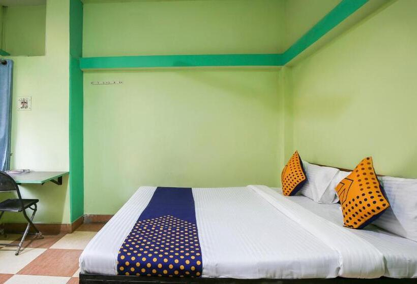 Spot On 67841 Hotel Rajeshwar