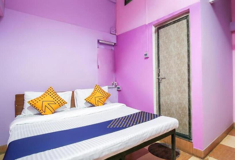 Spot On 67841 Hotel Rajeshwar