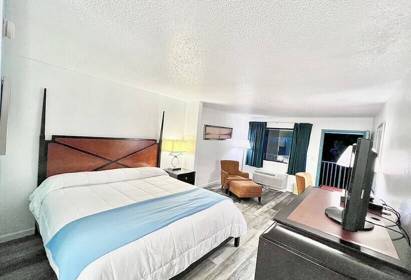 旅馆 Bayou Inn & Suites