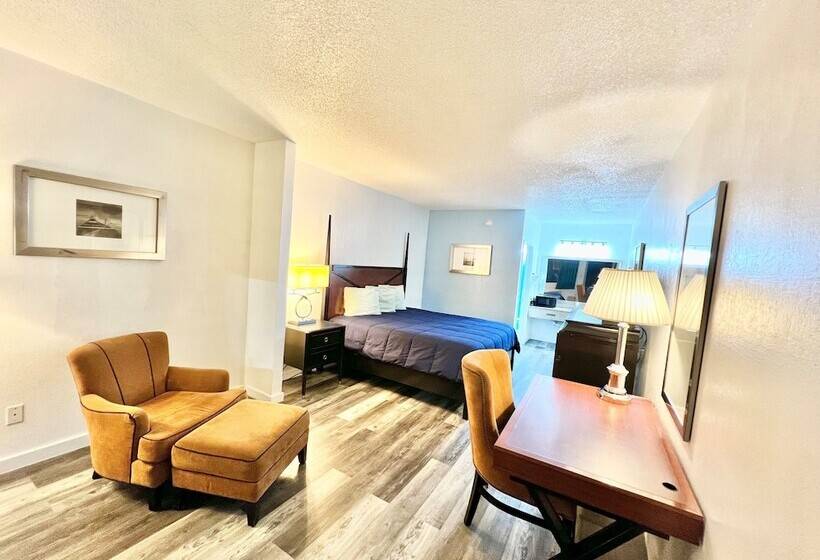 旅馆 Bayou Inn & Suites