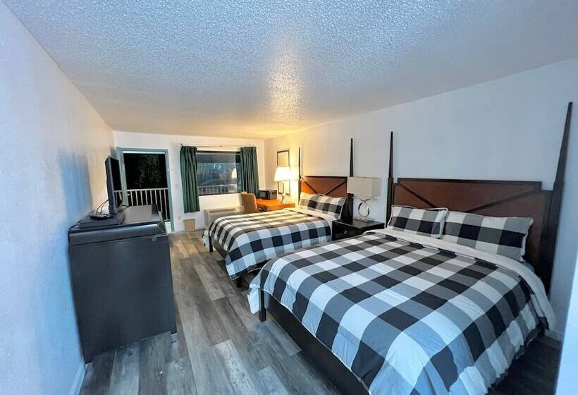 旅馆 Bayou Inn & Suites