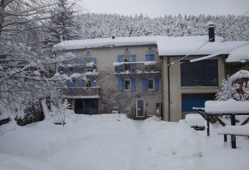 تختخواب و صبحانه Maison Sarda