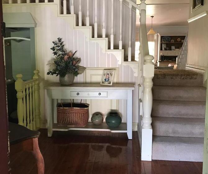 Hawk S Nest Bed & Breakfast