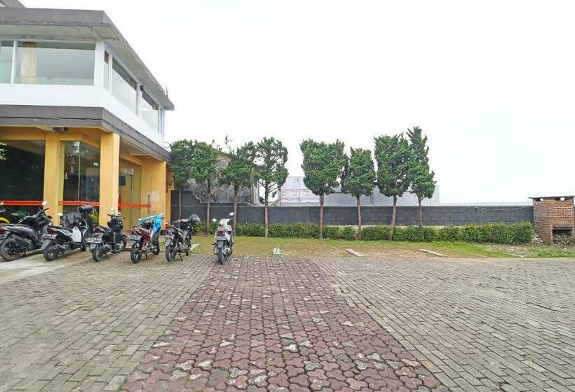 בית מלון כפרי Capital O 91741 Jayagiri