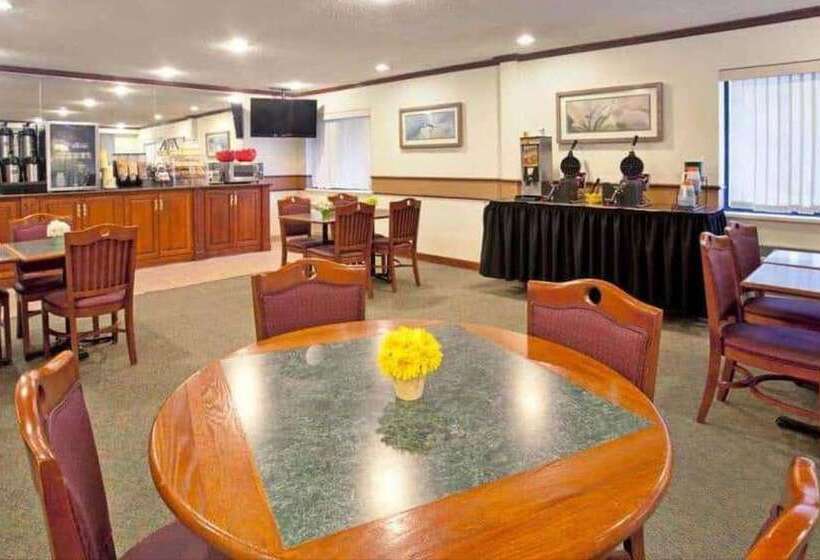 فندق Norwood Inn & Suites Indianapolis