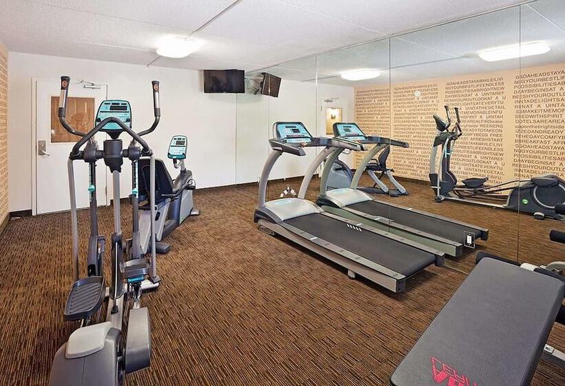 فندق Norwood Inn & Suites Indianapolis