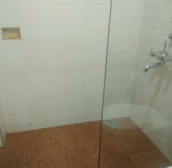 호텔 Meritas Seawind Beach Resort, Shrivardhan