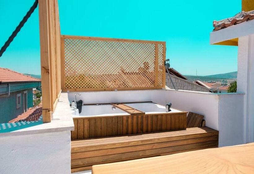 Hotel Tek Han Alacati