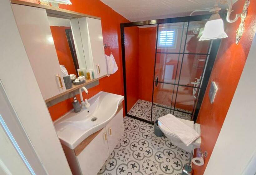 Hotel Tek Han Alacati