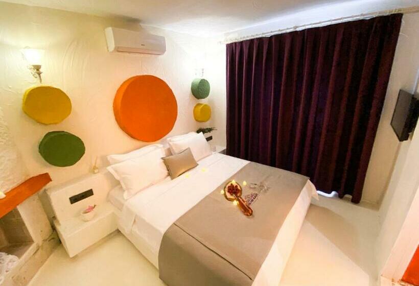 Hotel Tek Han Alacati