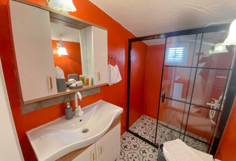 Hotel Tek Han Alacati