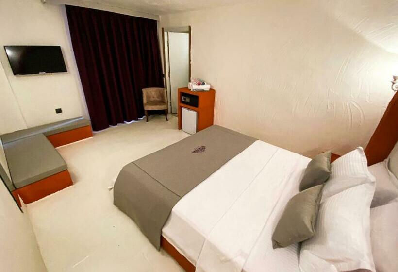 Hotel Tek Han Alacati