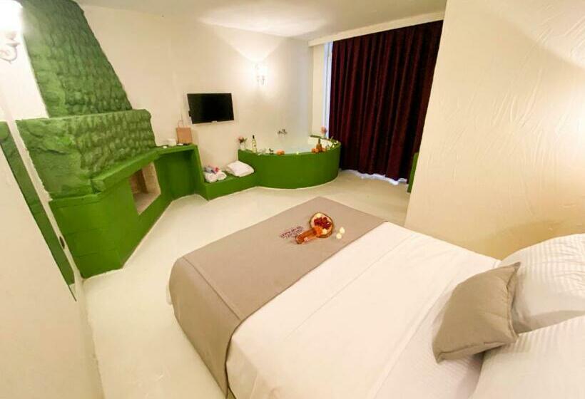 Hotel Tek Han Alacati