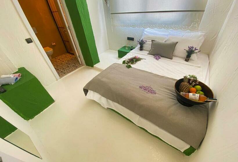 Hotel Tek Han Alacati