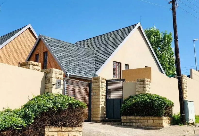 پانسیون Blue Crane Guesthouse