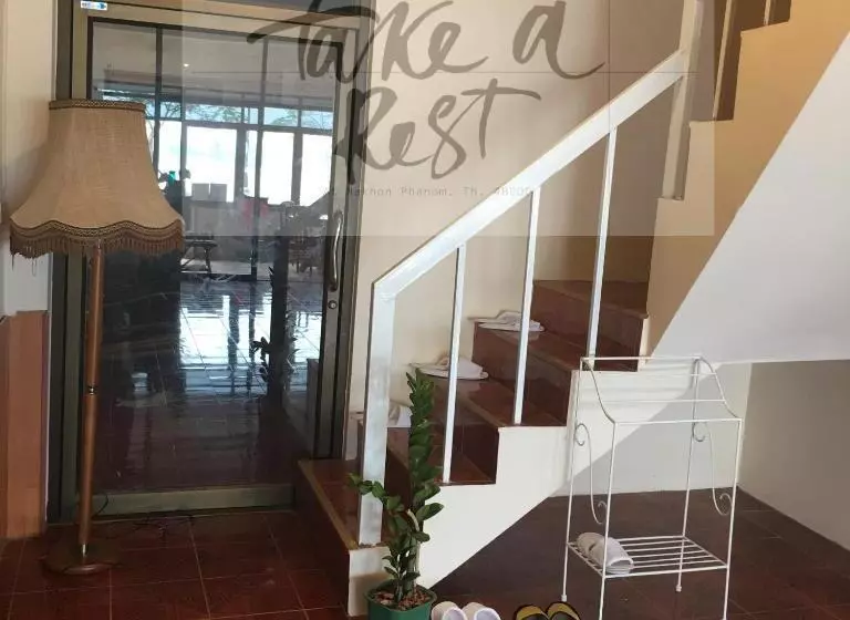 تختخواب و صبحانه Take A Rest At Nakhon Phanom