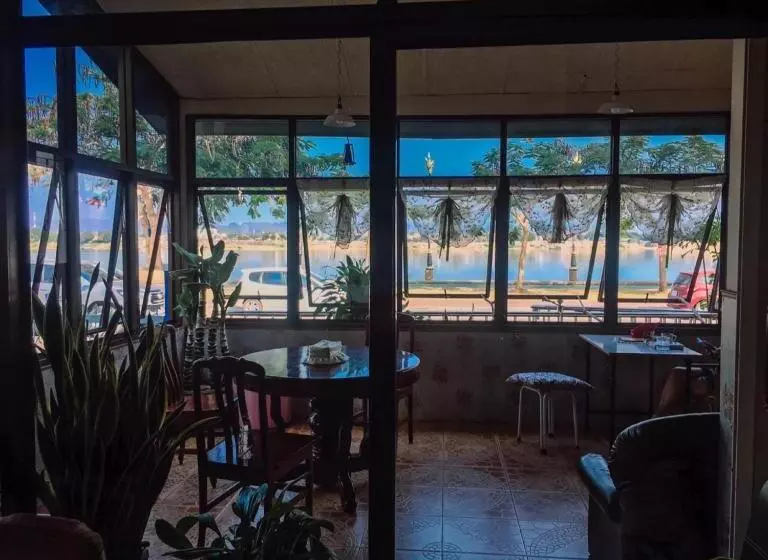 تختخواب و صبحانه Take A Rest At Nakhon Phanom