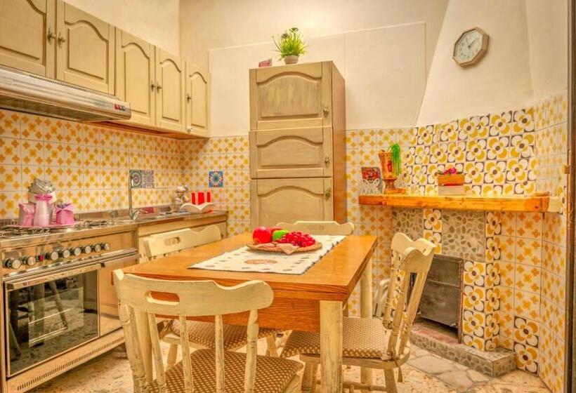 膳宿费 Anna S Home