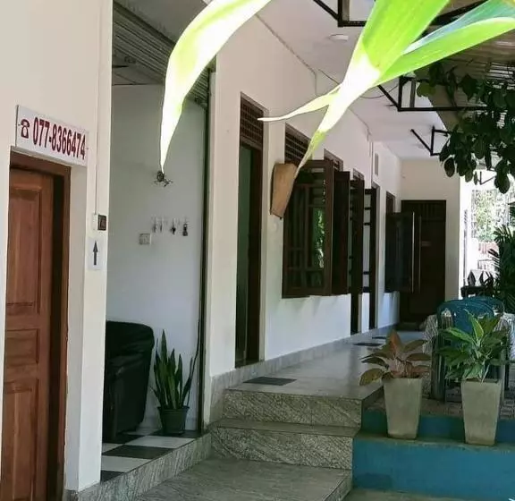 ペンション Dinimuthu Rest Inn