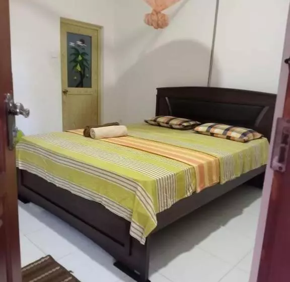 ペンション Dinimuthu Rest Inn